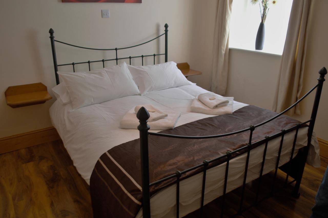 Sea Breeze Guest House Дъглас Екстериор снимка