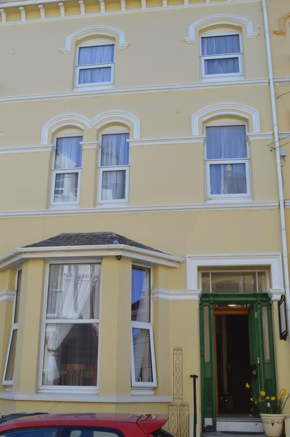 Sea Breeze Guest House Дъглас Екстериор снимка